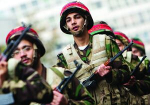 جوان ایرانی؛ از دفاع مقدس تا اتحاد مقدس