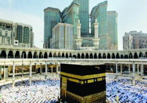 از انسان بی‌خدا تا انسان الهی