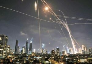 اینجا زندگی ادامه دارد